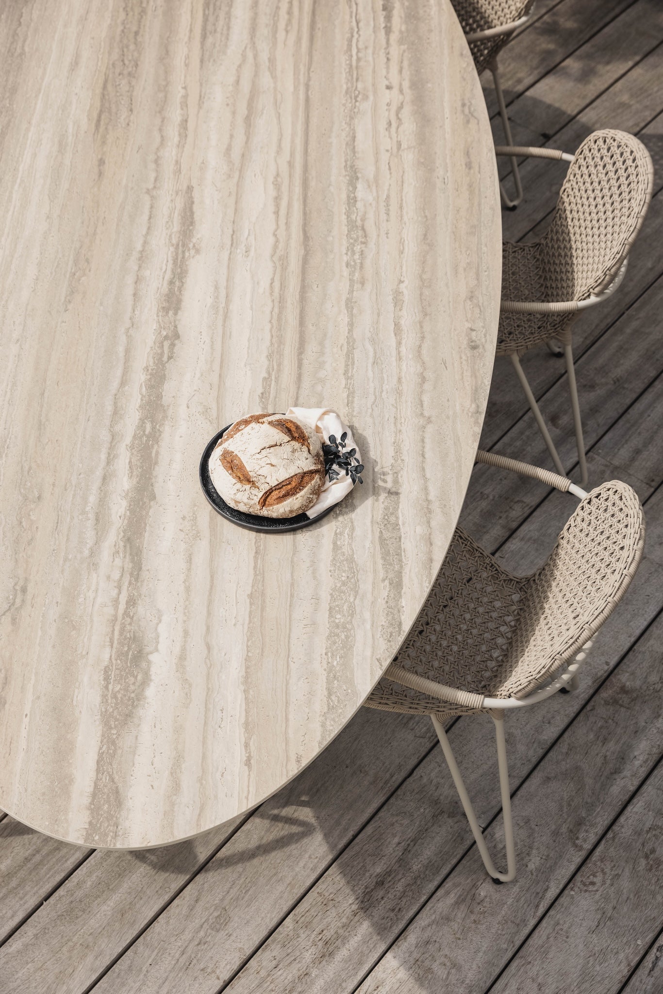 Curve - Elyps dining table Joli