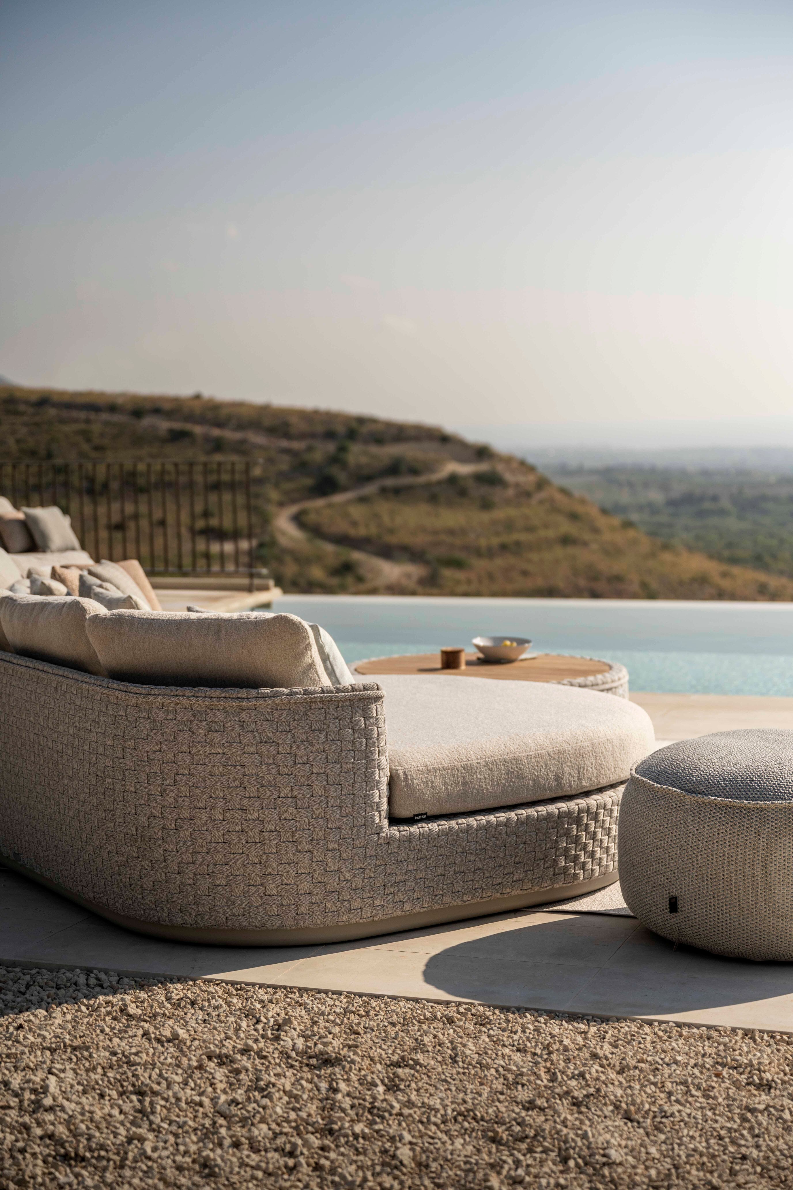 Tondo - Modular organic sofa island (Left) Jardinico