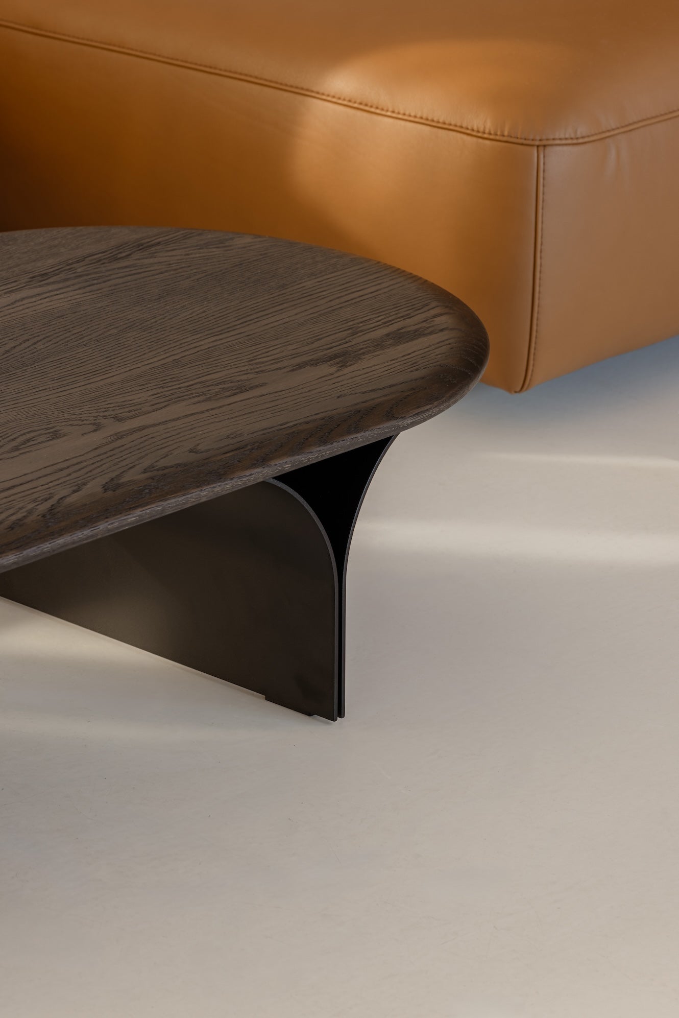 Arcs - Oval coffee table Joli