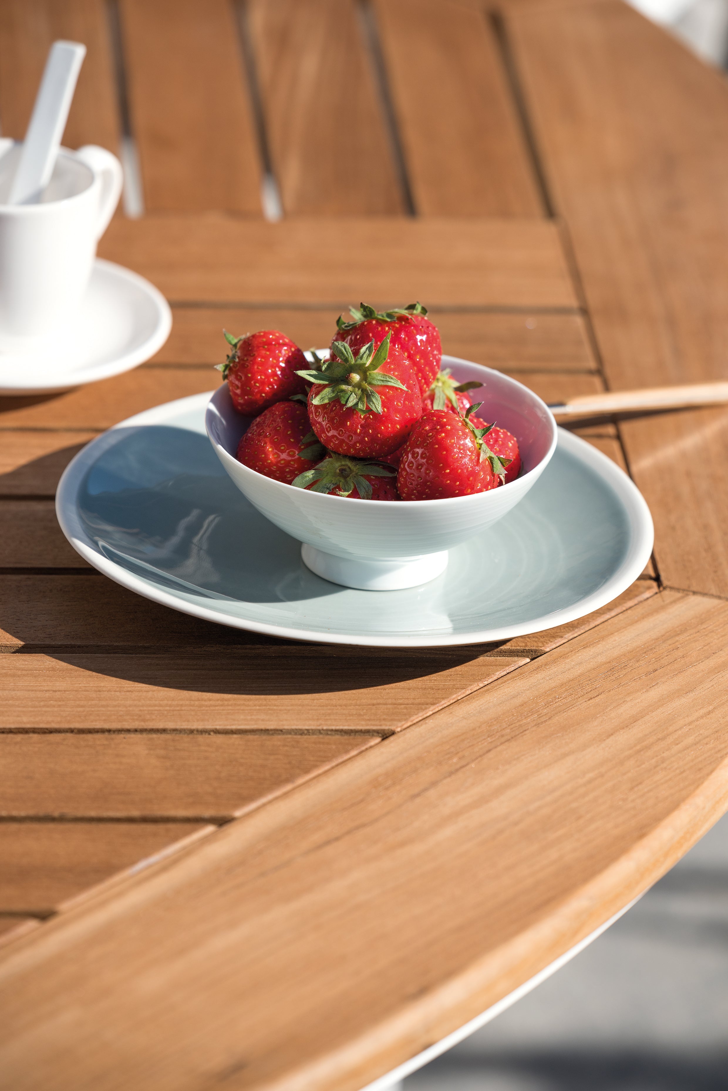 Alexa - Round dining table Diphano