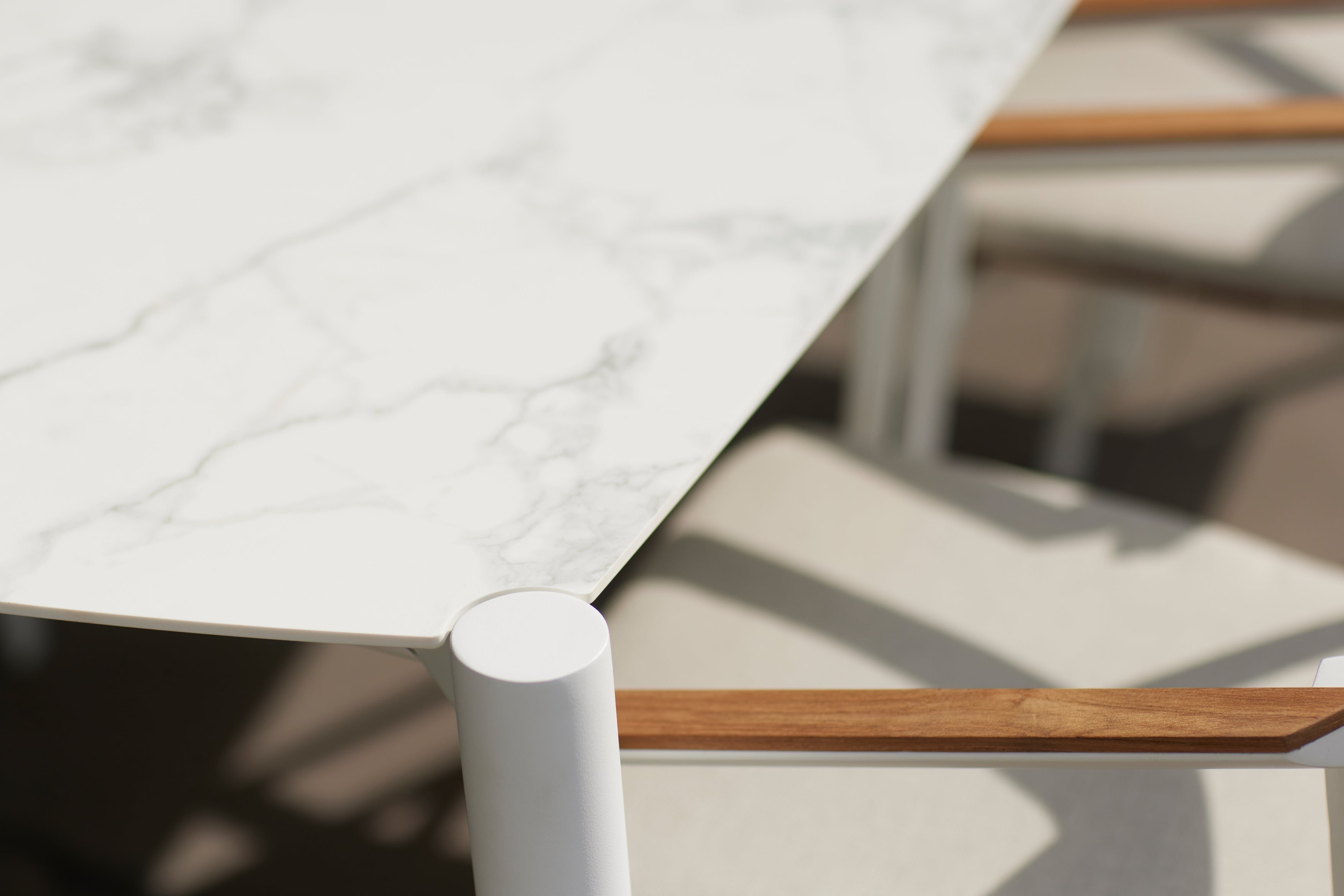 Icon - Dining table 164 x 96 Diphano