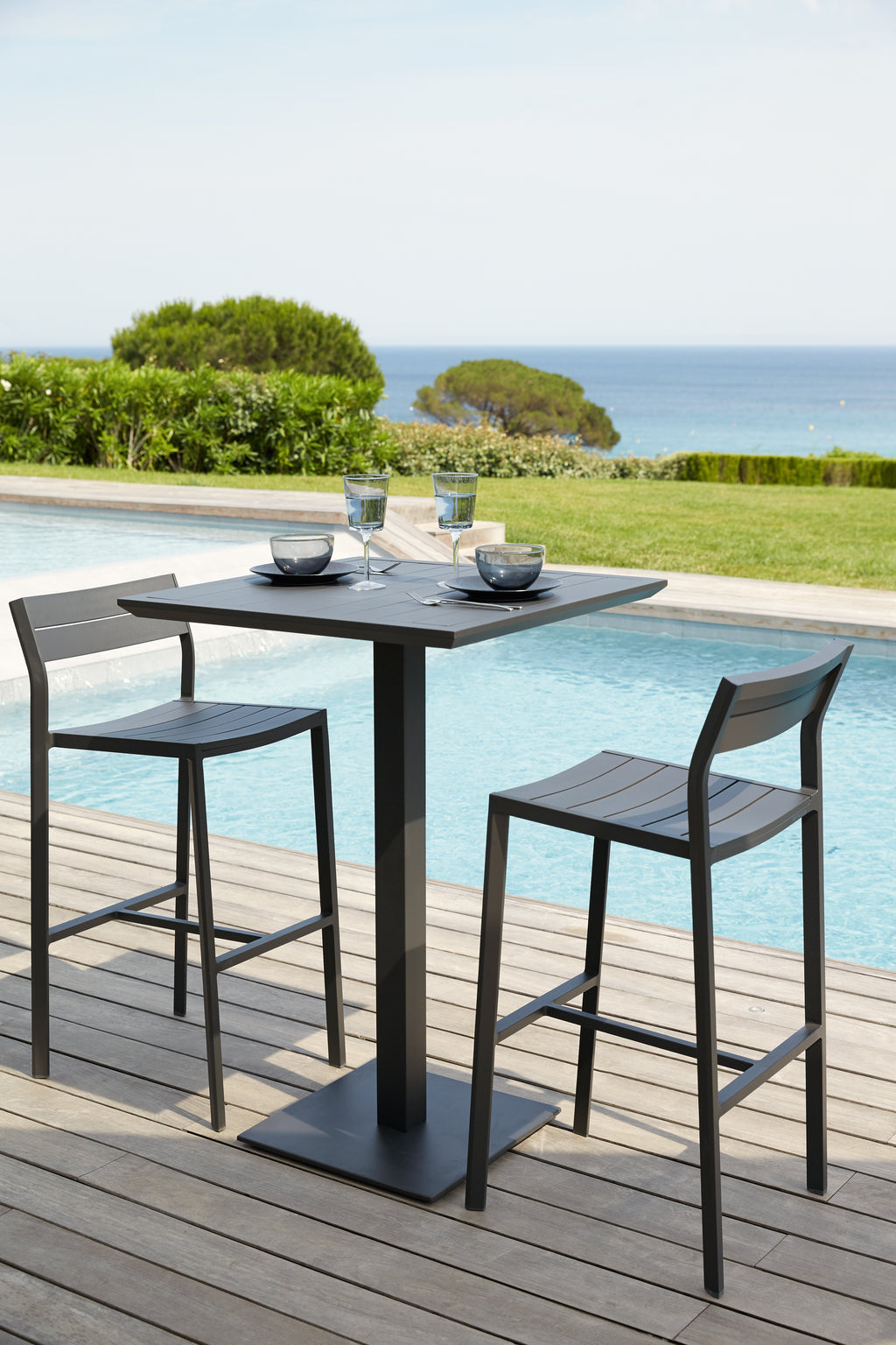 Metris - High bistro table H Diphano