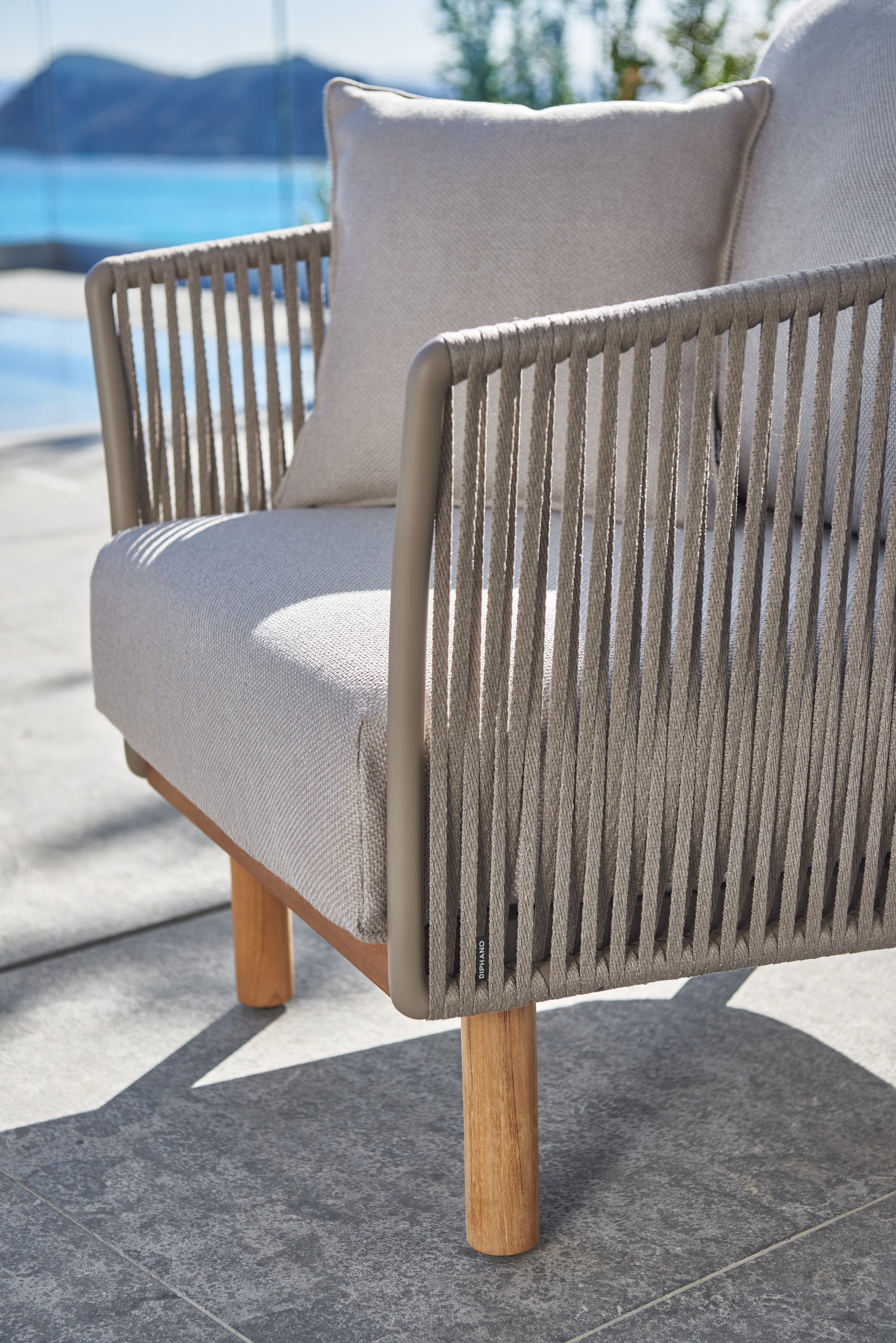 Newport - Lounge chair Diphano