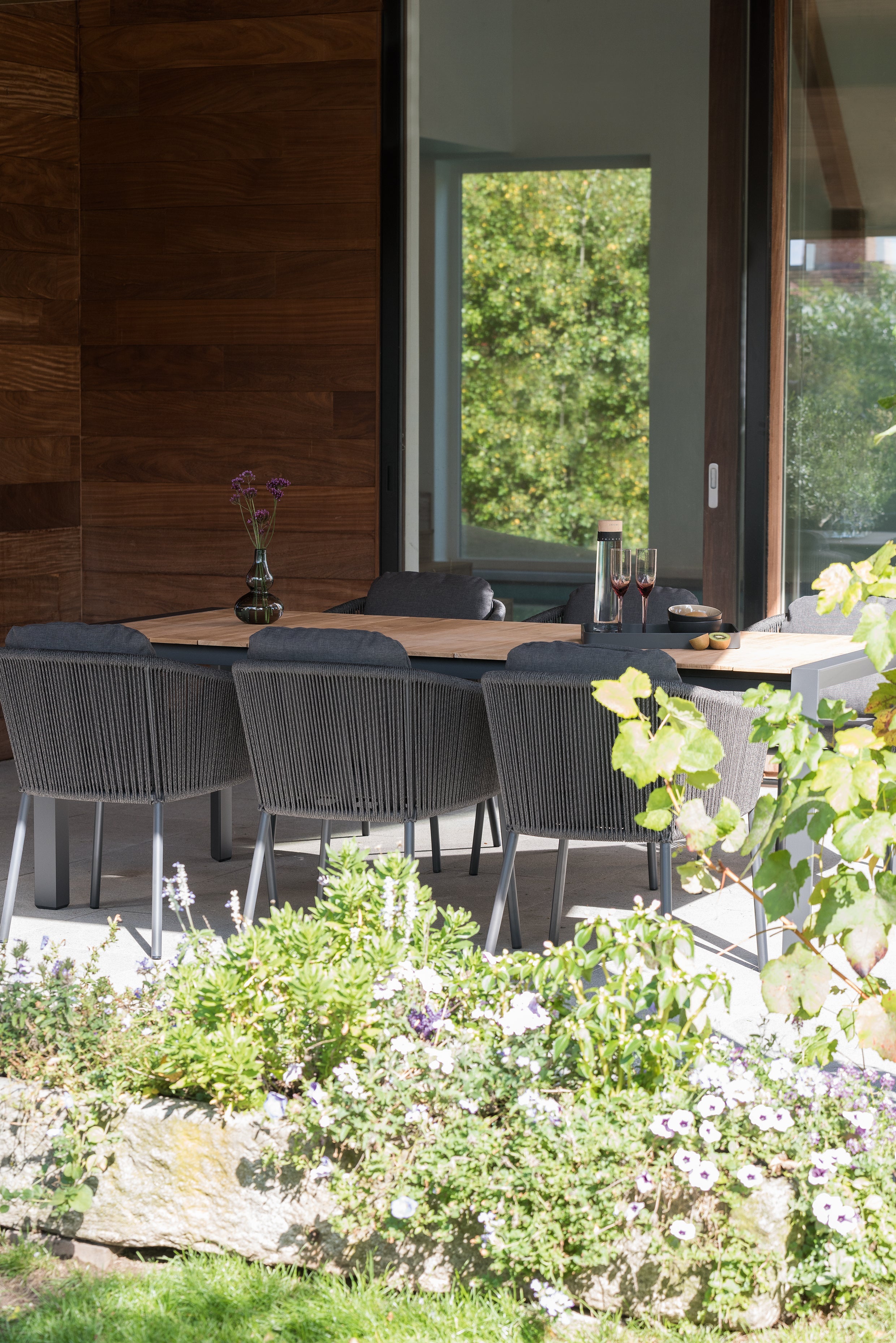 Omer - Dining armchair Diphano