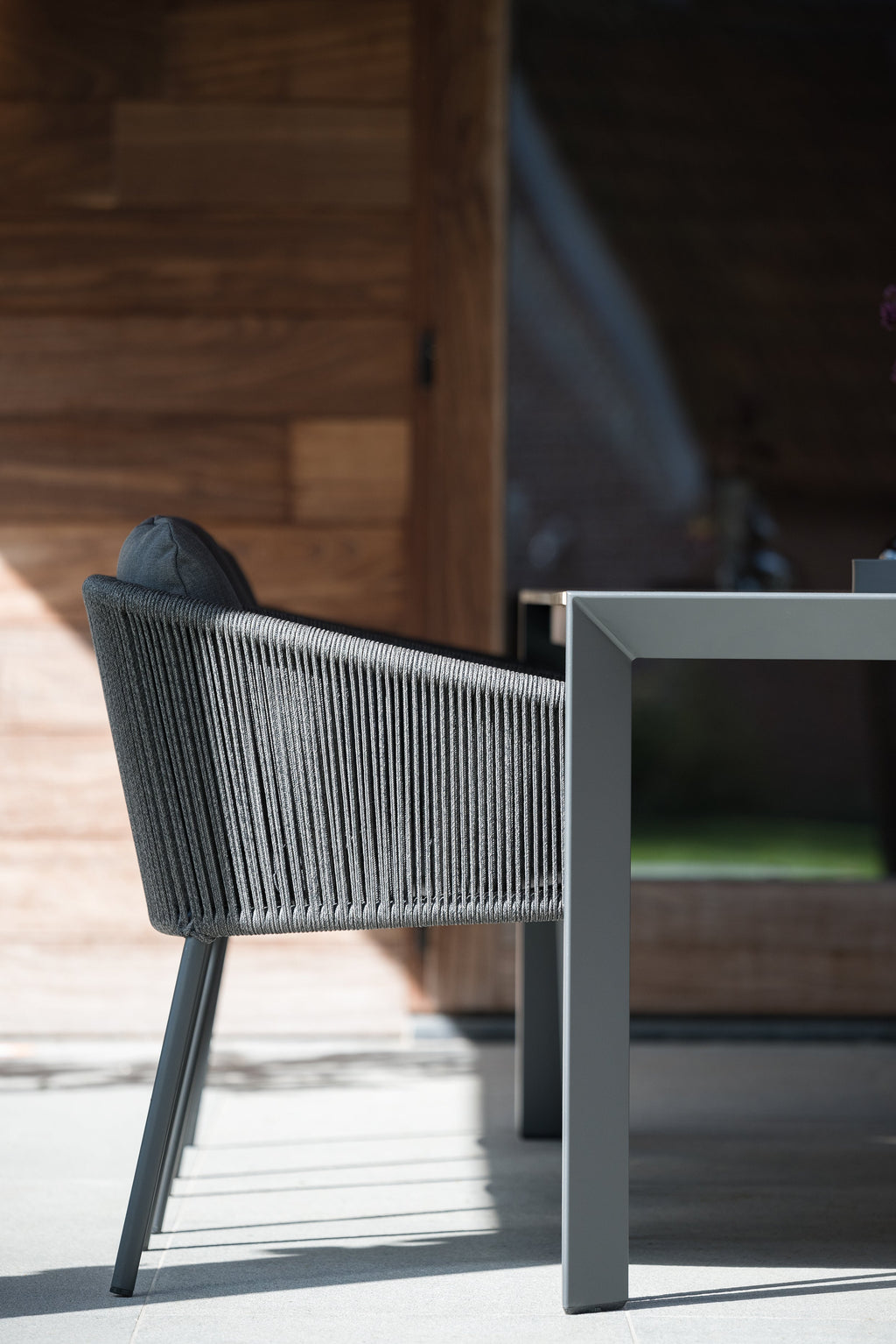 Omer - Dining armchair Diphano