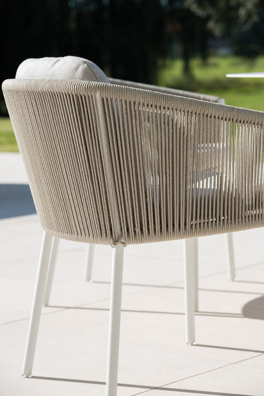 Omer - Dining armchair Diphano