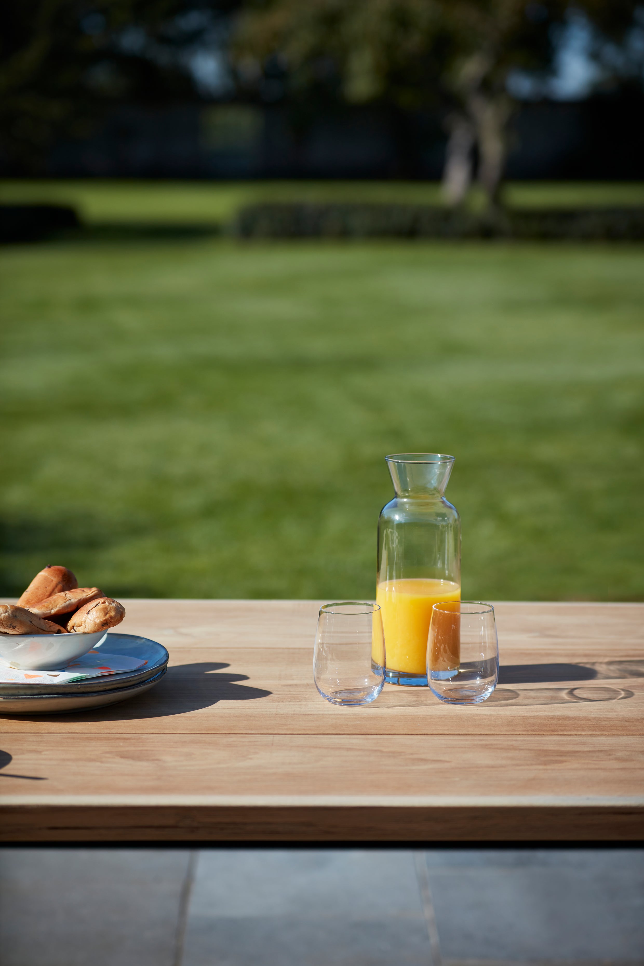 Pure - Dining table Diphano