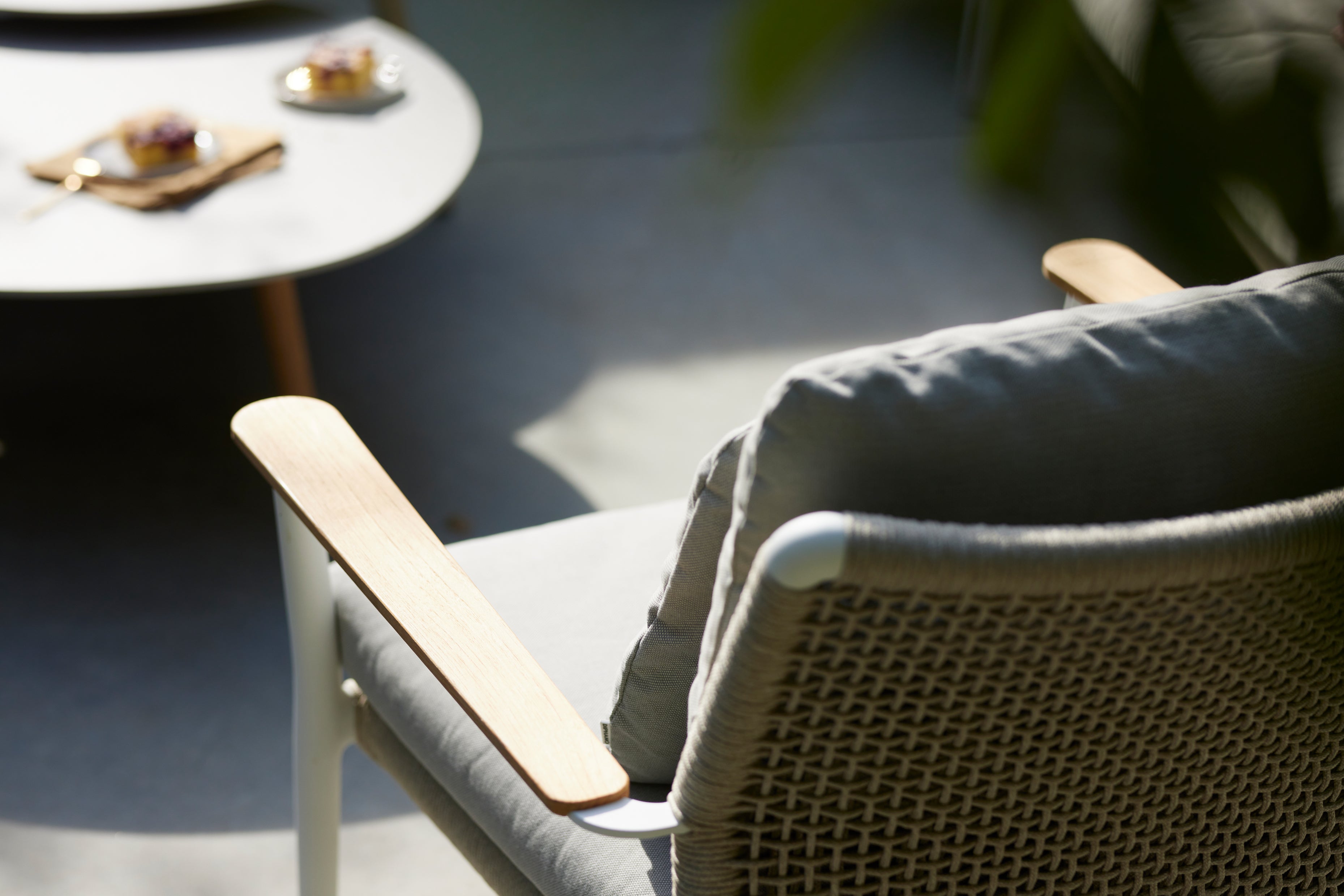 Ray - Lounge chair Diphano