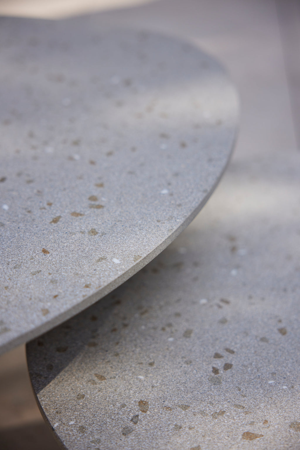 Ray - Coffee table organic ø 80 cm Diphano