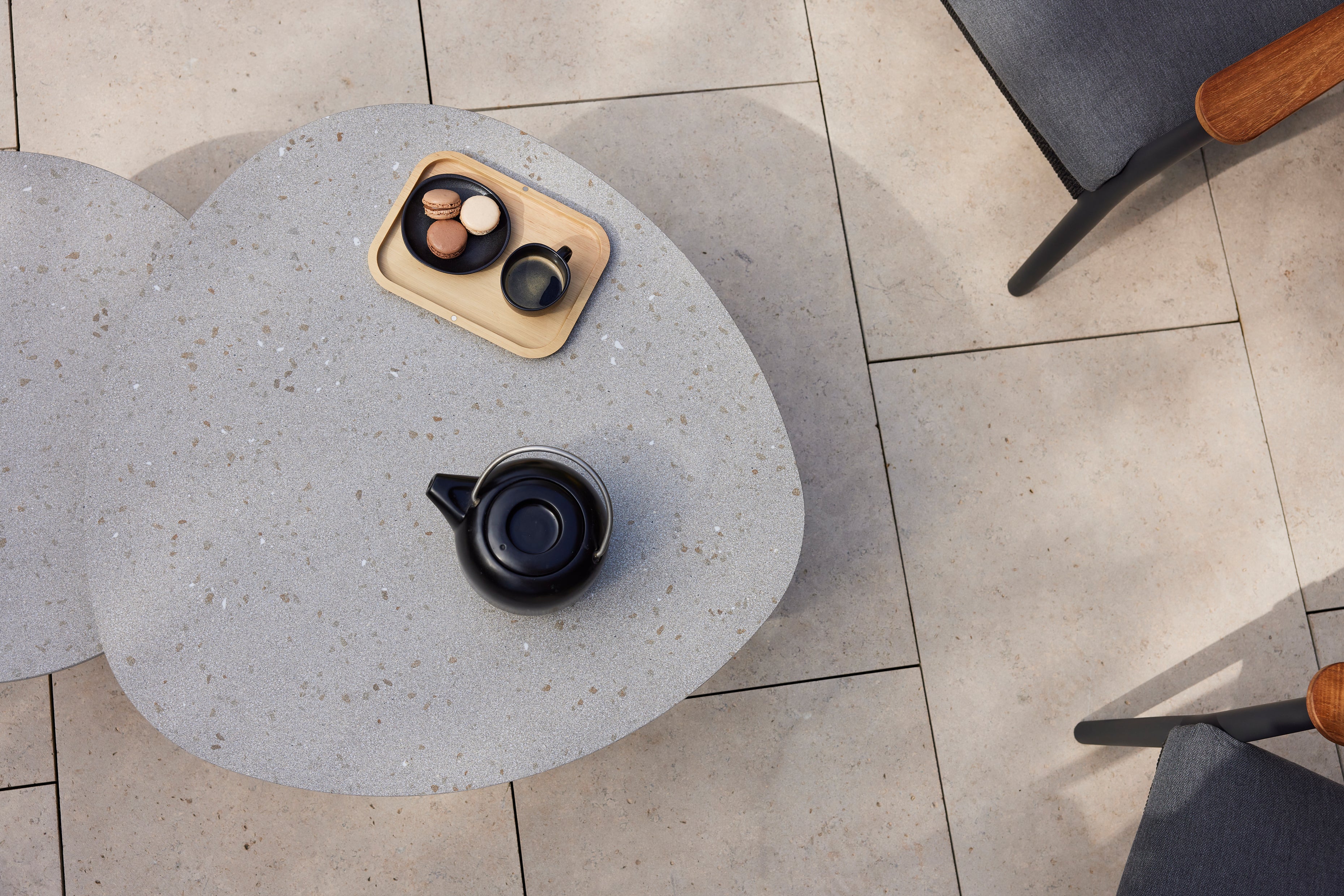 Ray - Coffee table organic ø 100 cm Diphano