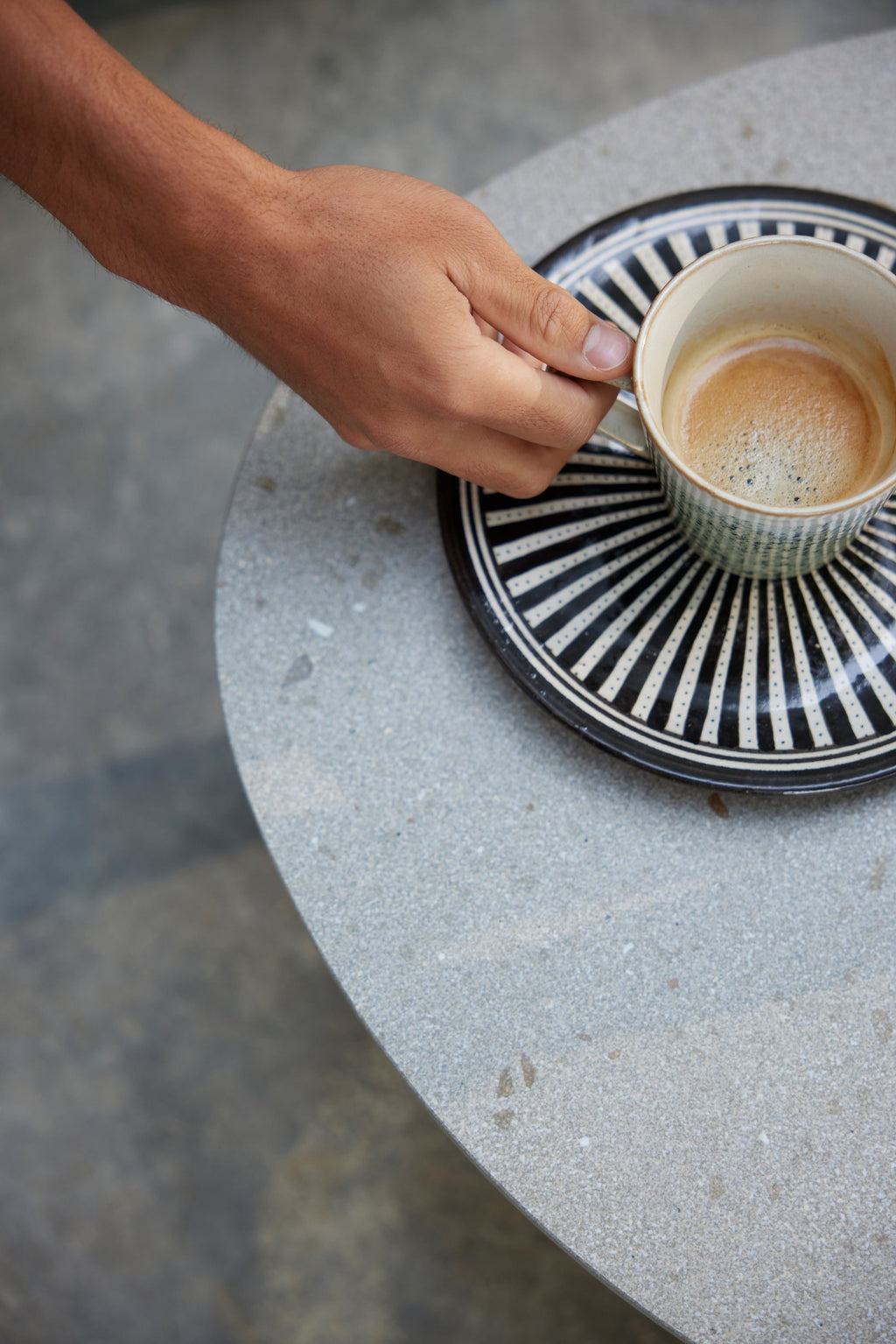 Ray - Coffee table organic ø 100 cm Diphano