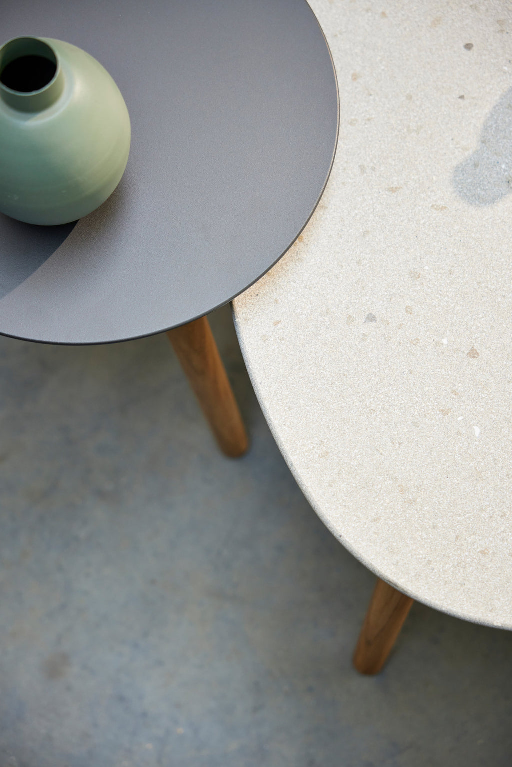 Ray - Coffee table organic ø 100 cm Diphano