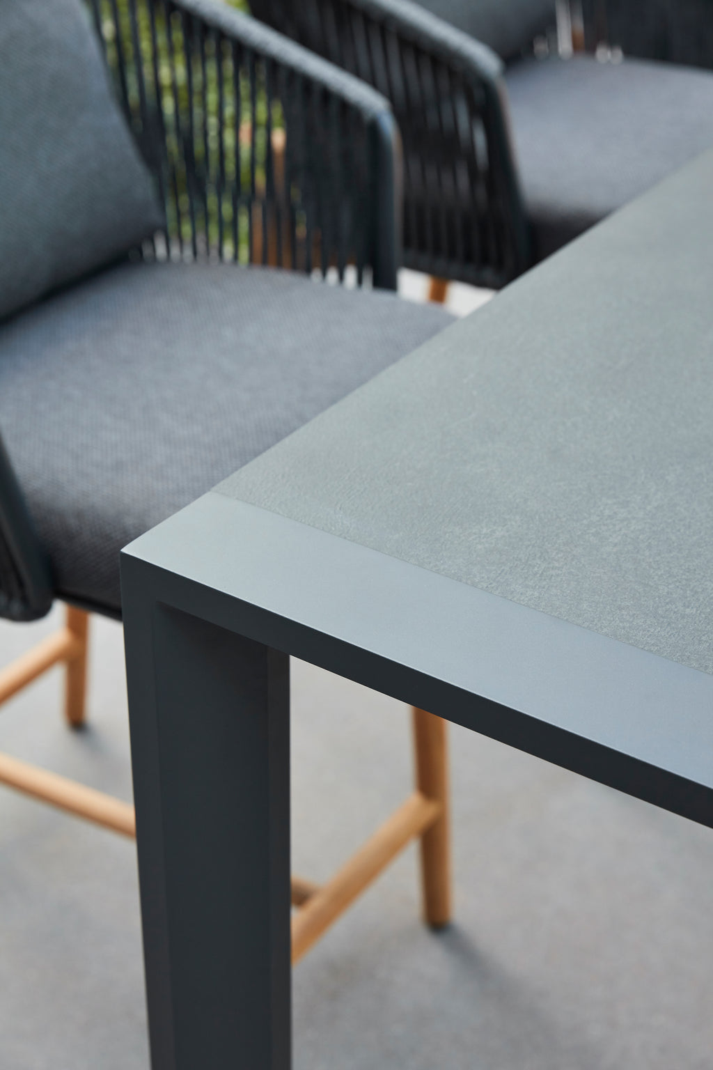 Selecta - High dining table M Diphano