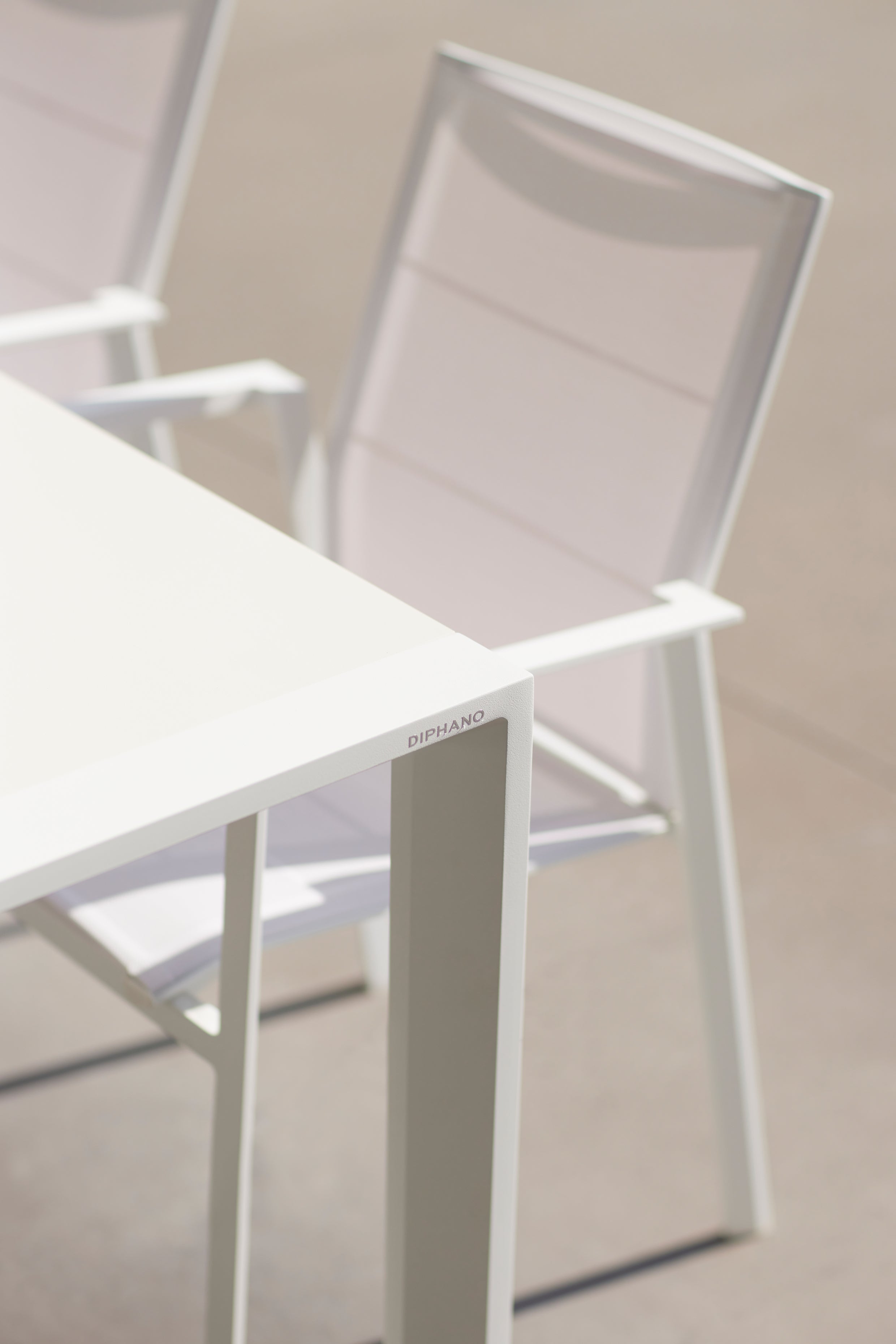 Selecta - Dining table 6 personnes Diphano